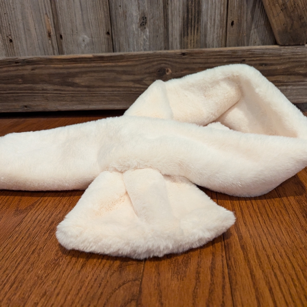 Apparis Pluche Bambi Scarf in Cream Vegan/Faux Fur One Size NWT